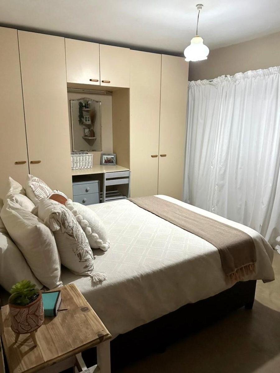 5 Bedroom Property for Sale in Wavecrest Eastern Cape